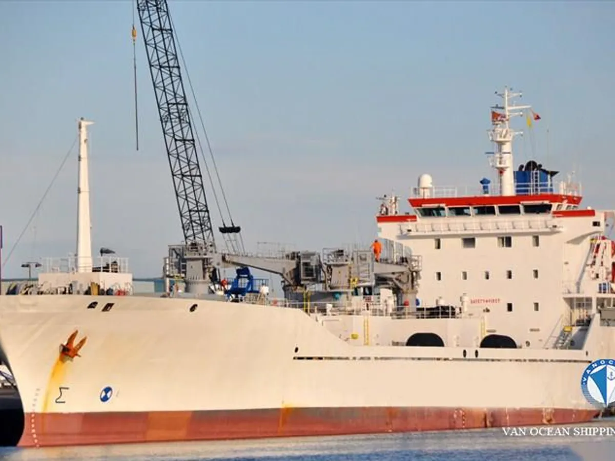 Reefer ship for sale