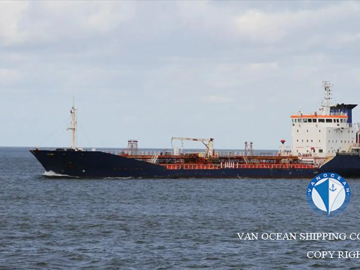 Oil/Chemical tanker for sale