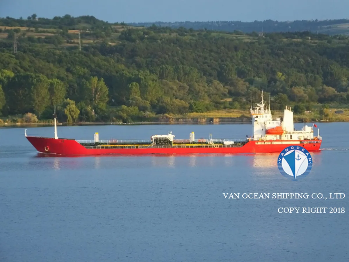 Oil/Chemical tanker for sale
