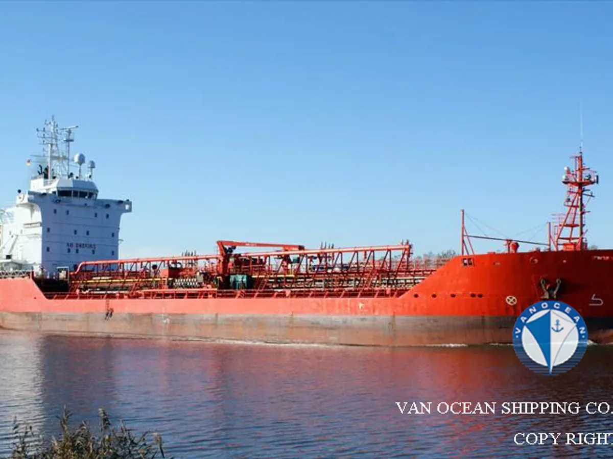 Oil/Chemical tanker for sale