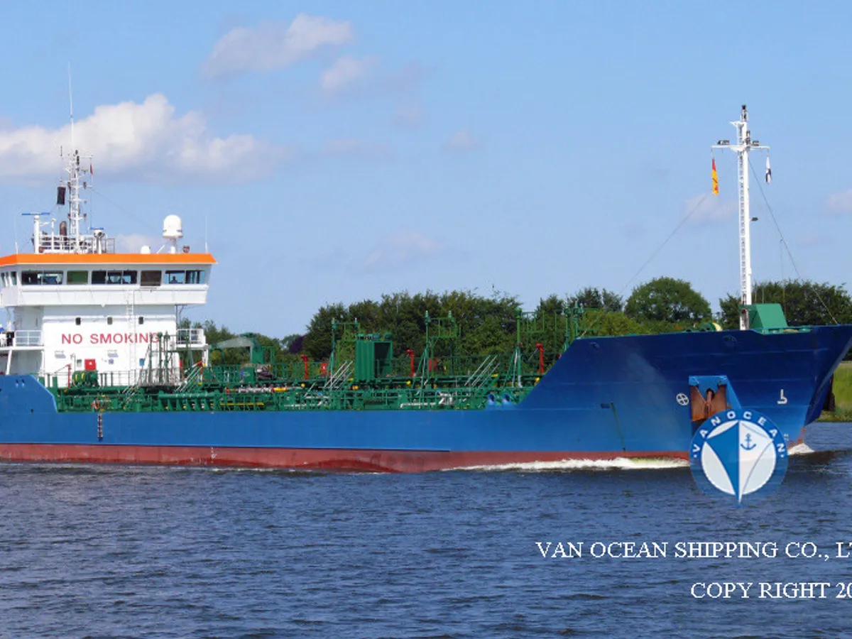 Oil/Chemical tanker for sale