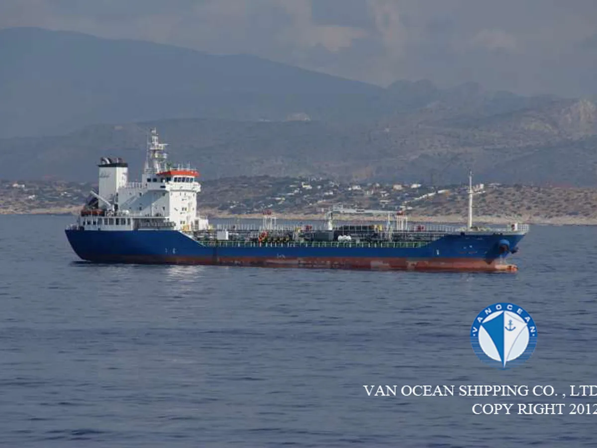 Oil/Chemical tanker for sale