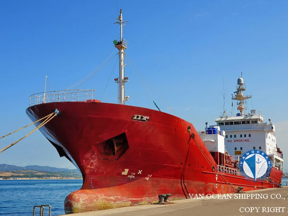 Oil/Chemical tanker for sale