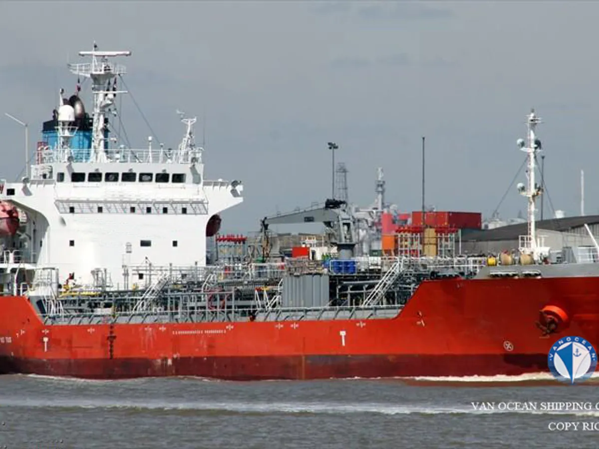 Oil/Chemical tanker for sale