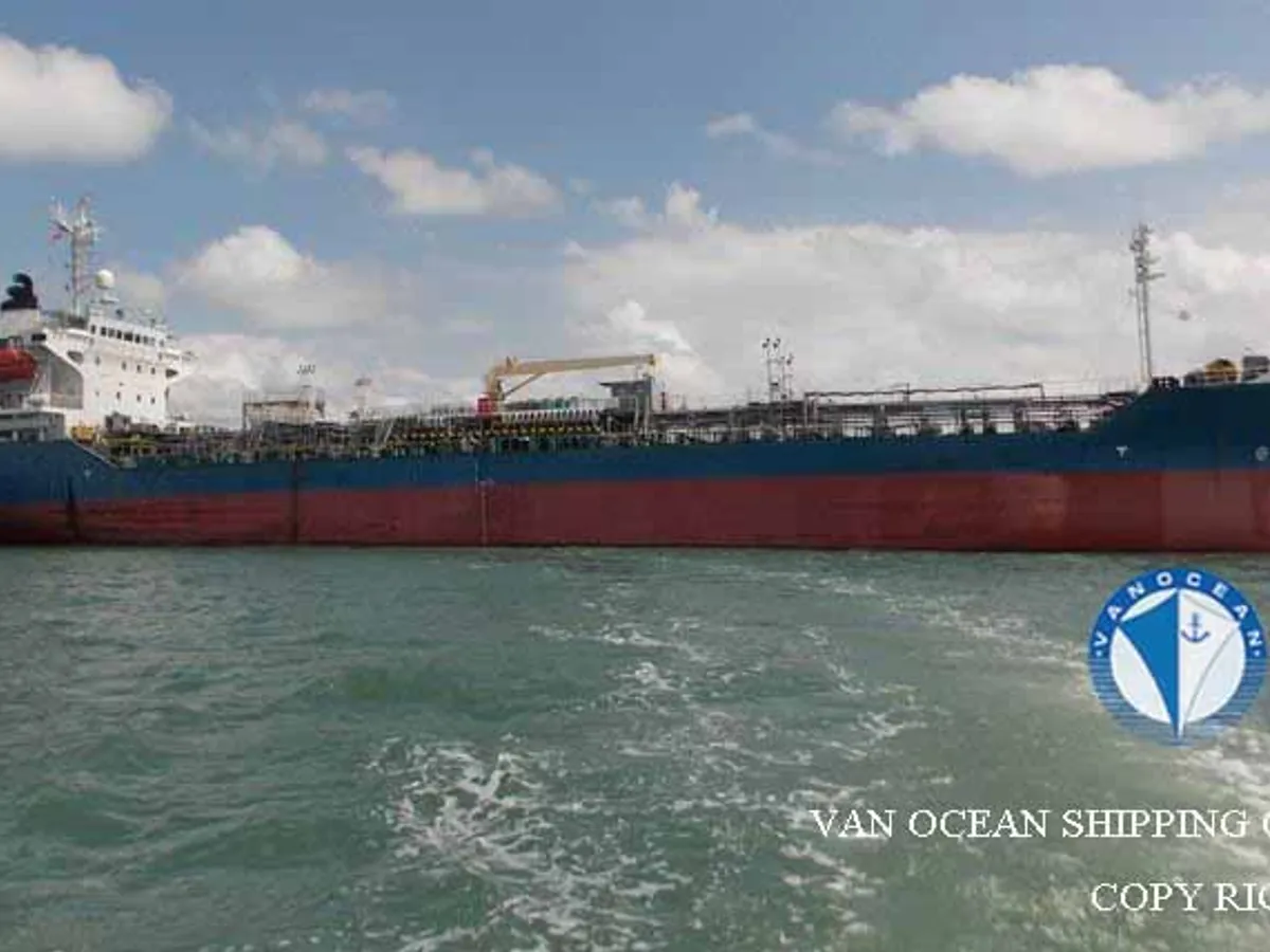 Oil/Chemical tanker for sale