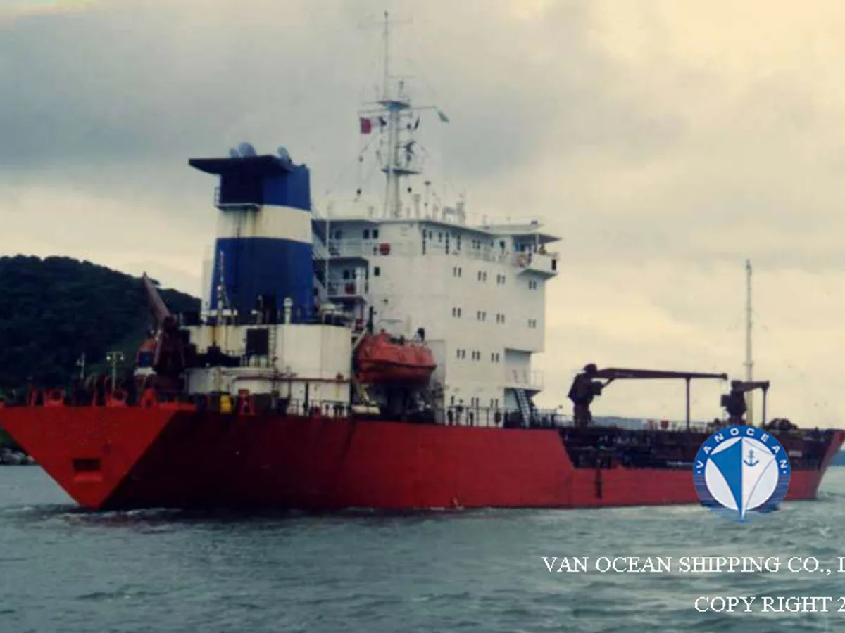 Oil/Chemical tanker for sale