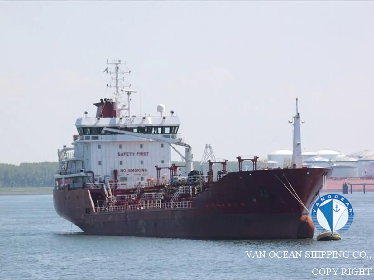 Oil/Chemical tanker for sale