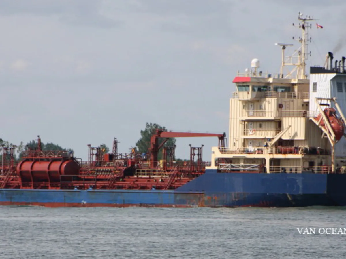 Oil/Chemical tanker for sale