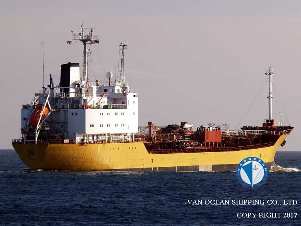 Oil/Chemical tanker for sale