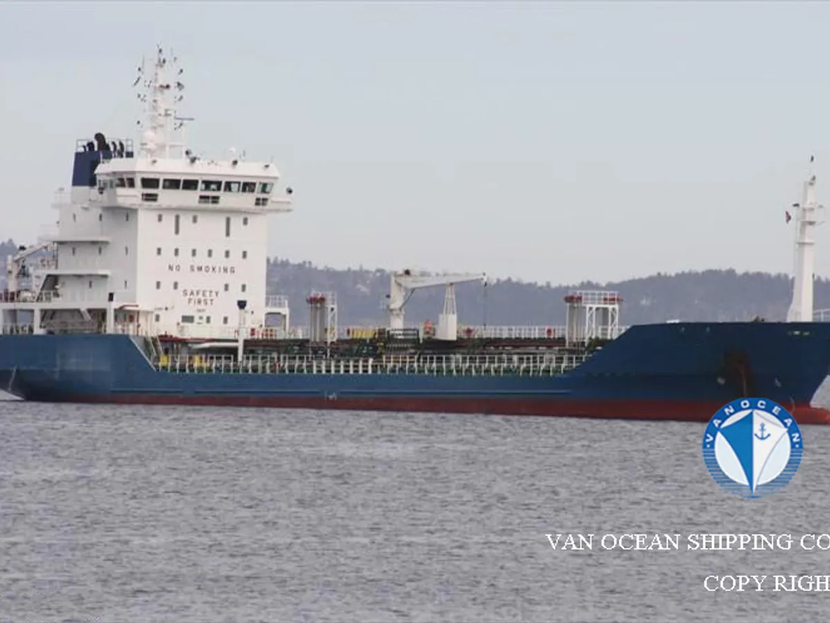 Oil/Chemical tanker for sale