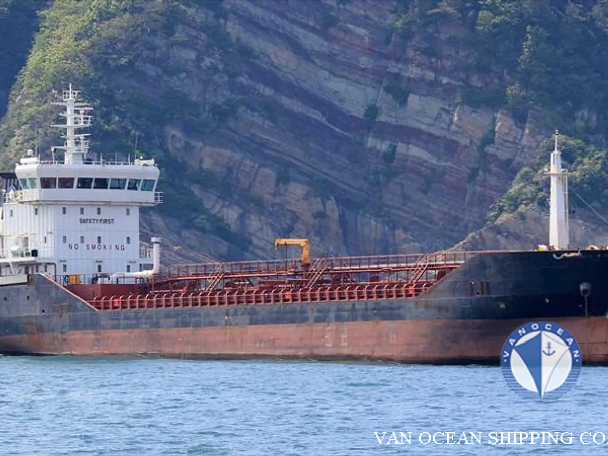 Oil/Chemical tanker for sale