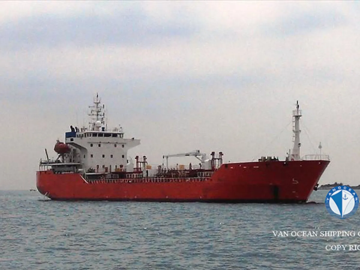 Oil/Chemical tanker for sale