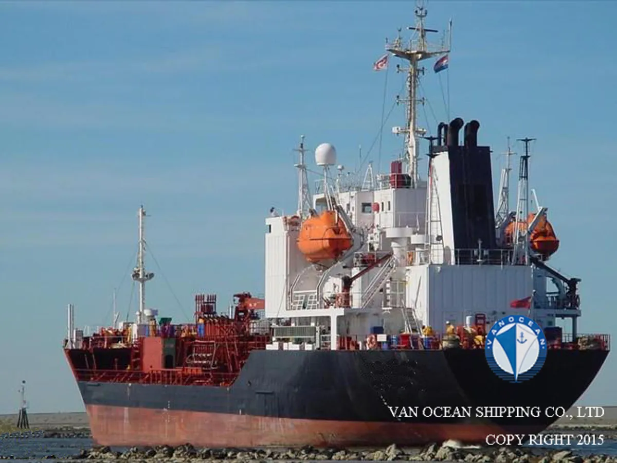 Oil/Chemical tanker for sale