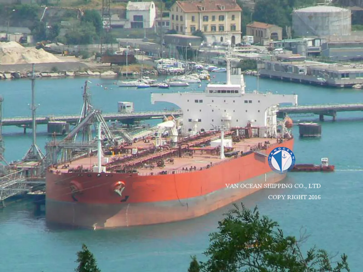 Oil/Chemical tanker for sale