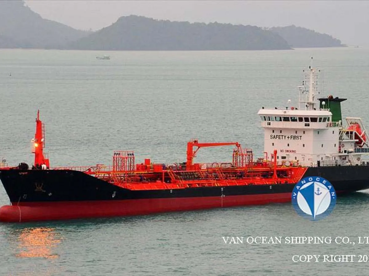 Oil/Chemical tanker for sale