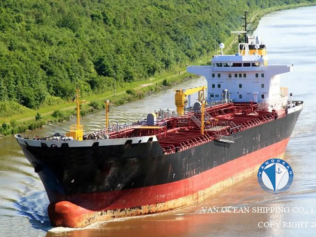 Oil/Chemical tanker for sale