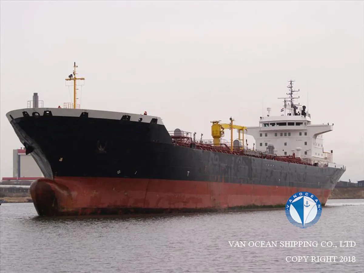 Oil/Chemical tanker for sale