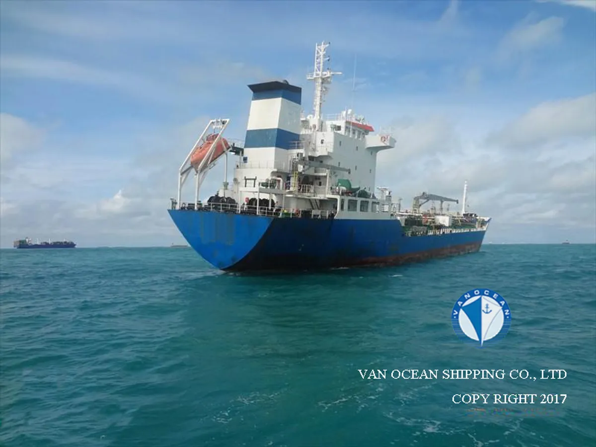 Oil/Chemical tanker for sale
