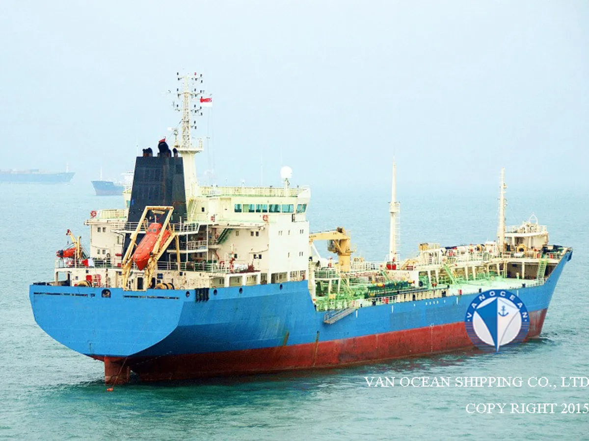 Oil/Chemical tanker for sale