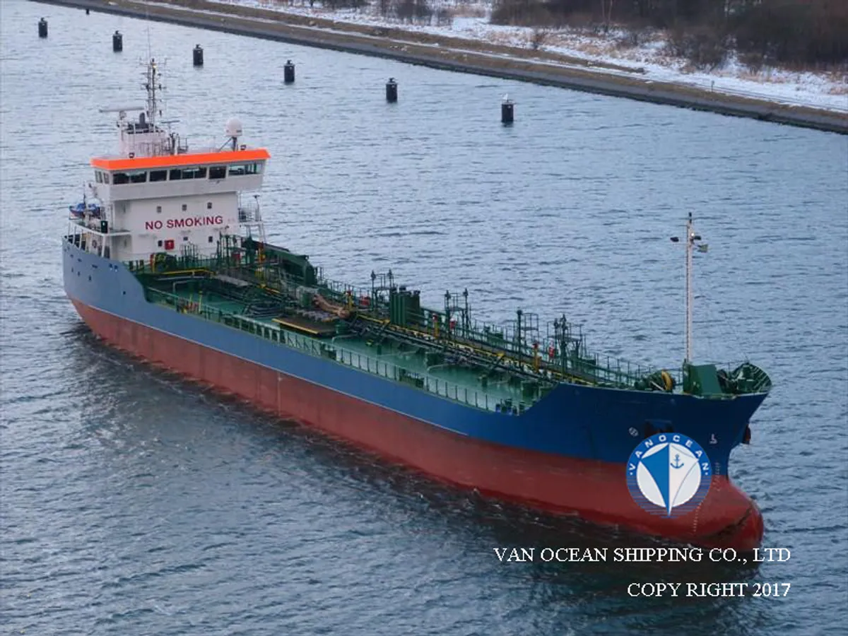 Oil/Chemical tanker for sale