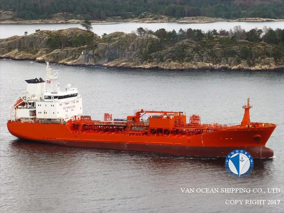 Oil/Chemical tanker for sale