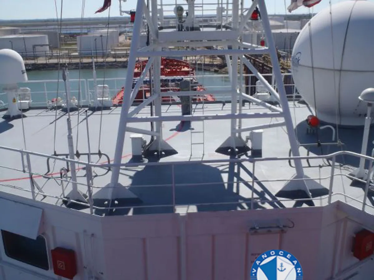 Oil/Chemical tanker for sale