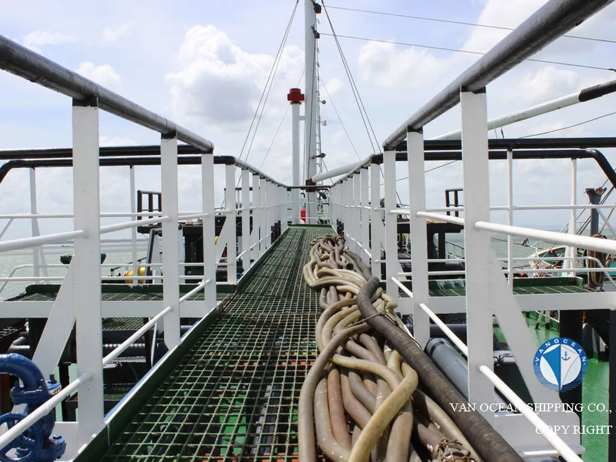 Oil/Chemical tanker for sale