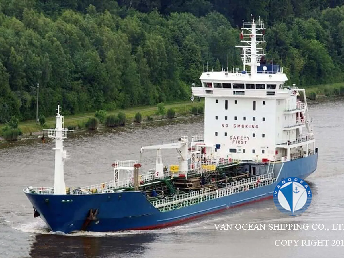 Oil/Chemical tanker for sale