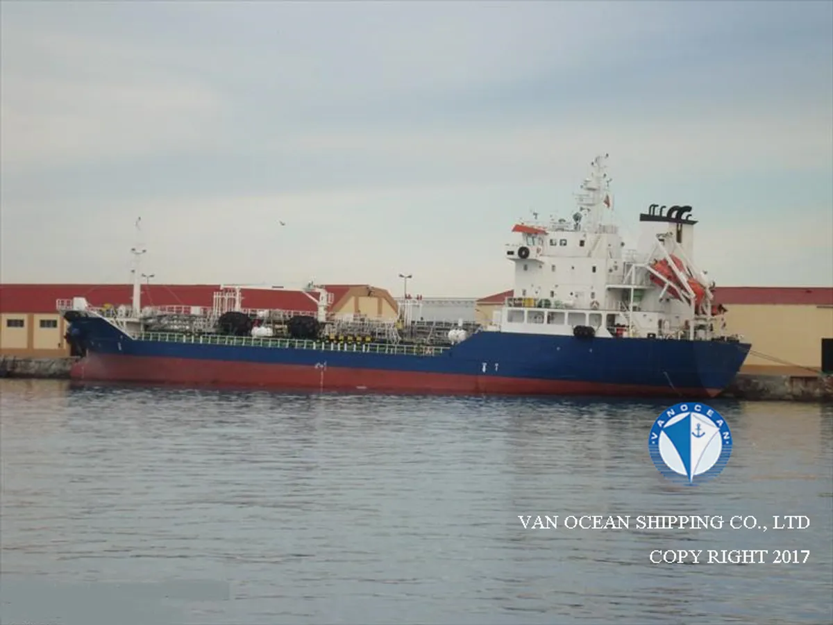 Oil/Chemical tanker for sale