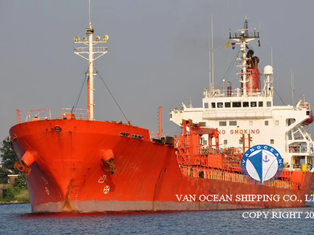Oil/Chemical tanker for sale