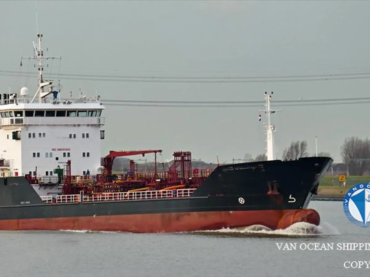 Oil/Chemical tanker for sale
