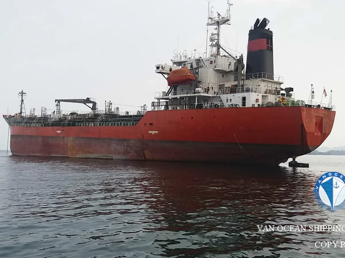Oil/Chemical tanker for sale