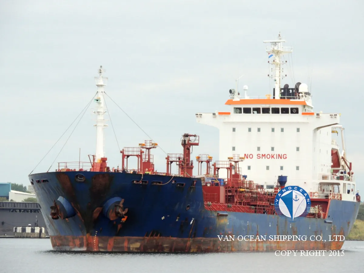 Oil/Chemical tanker for sale