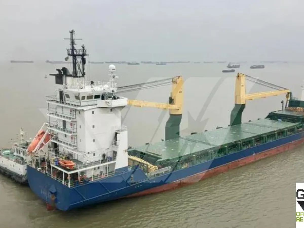 Dry cargo ship for sale