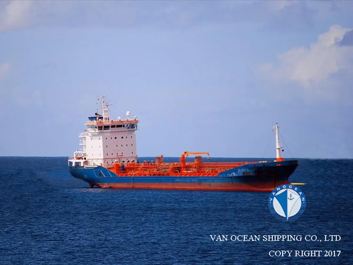 Oil/Chemical tanker for sale