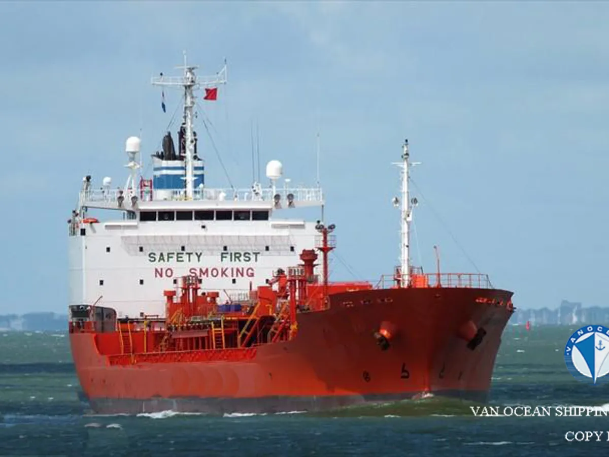 Oil/Chemical tanker for sale