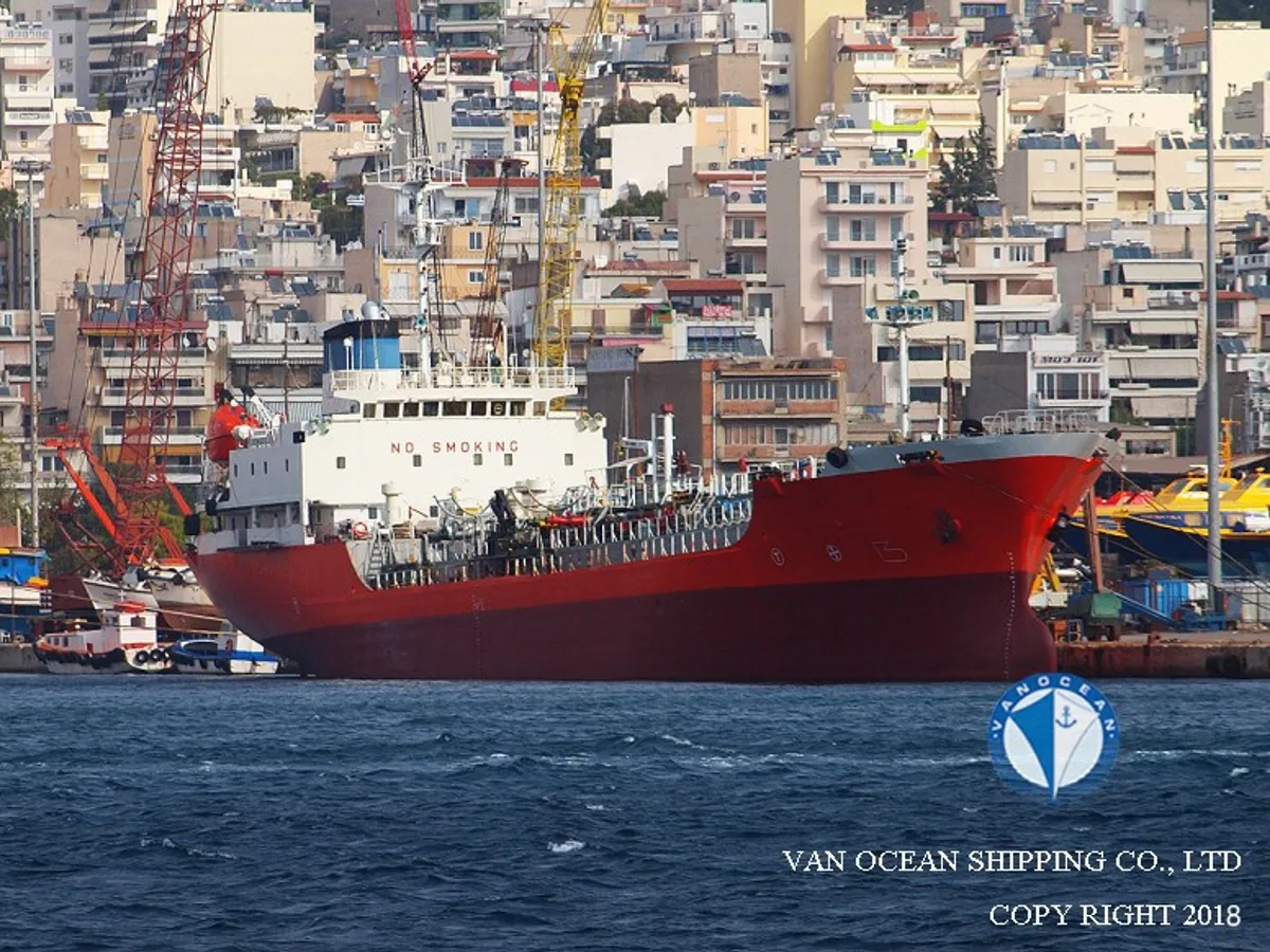 Oil/Chemical tanker for sale