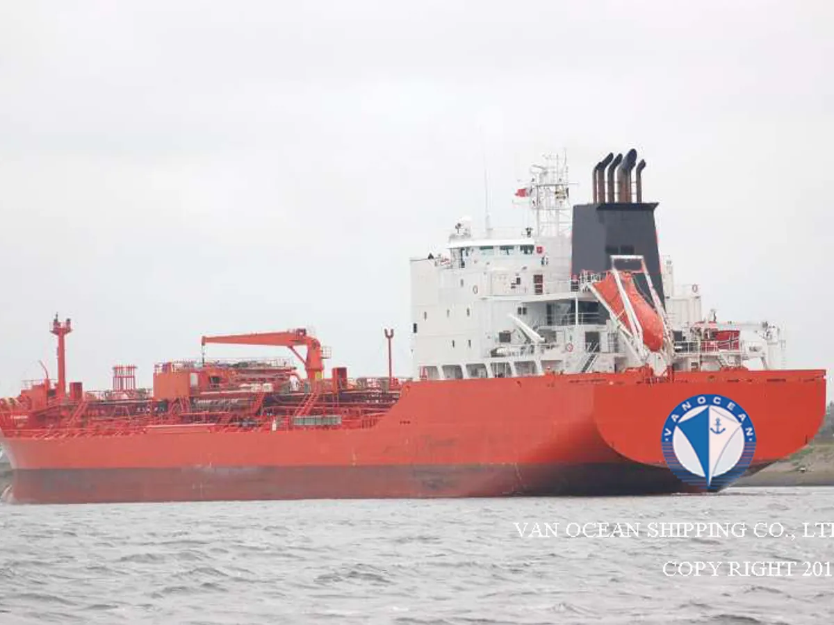 Oil/Chemical tanker for sale