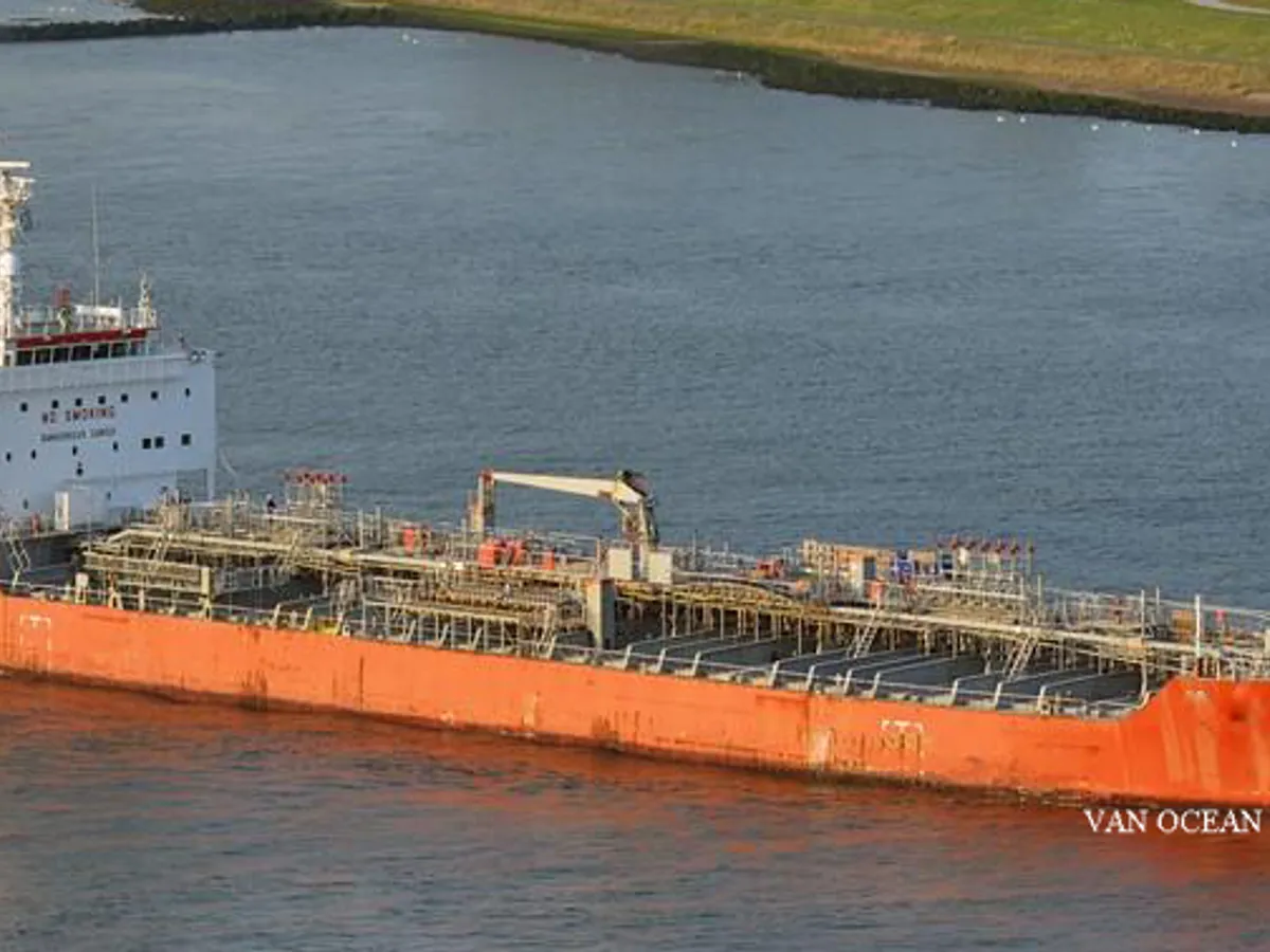 Oil/Chemical tanker for sale