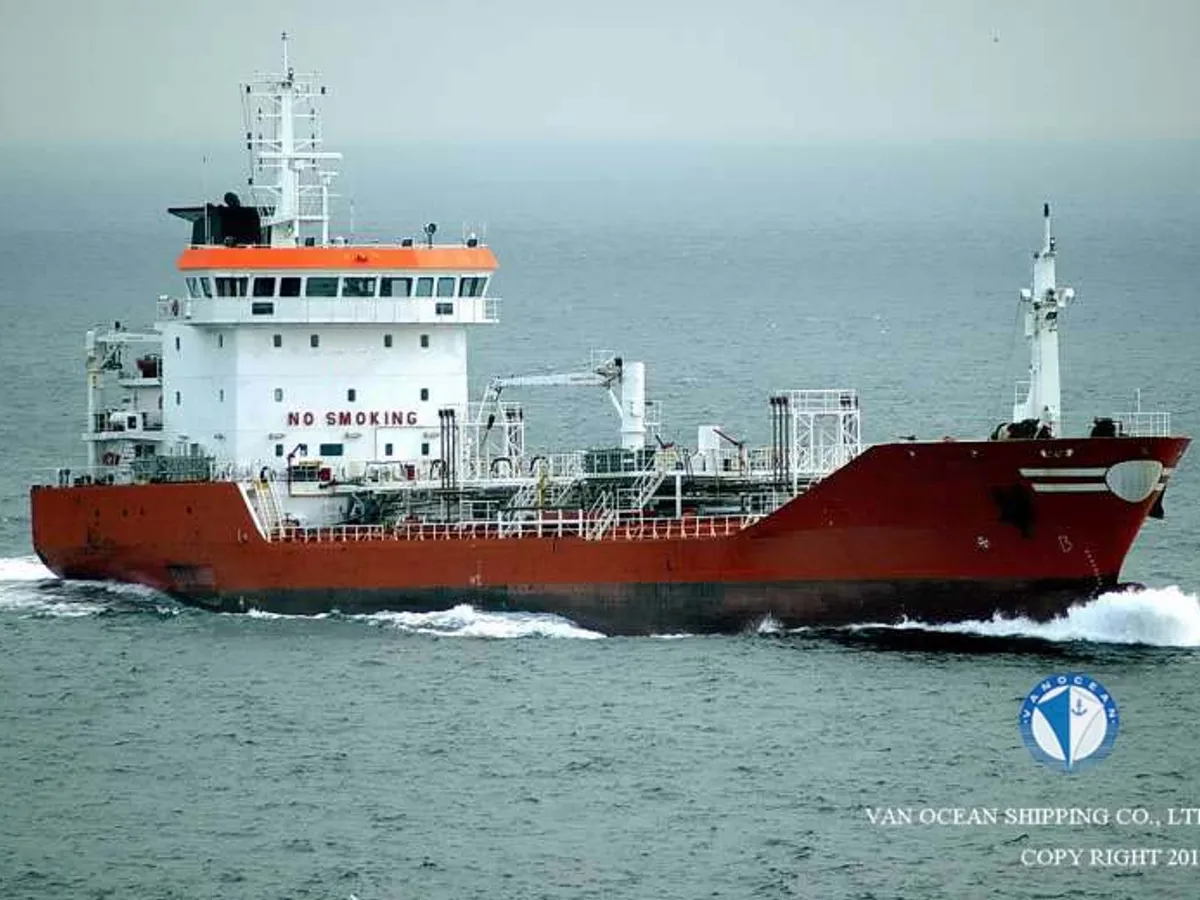 Oil/Chemical tanker for sale