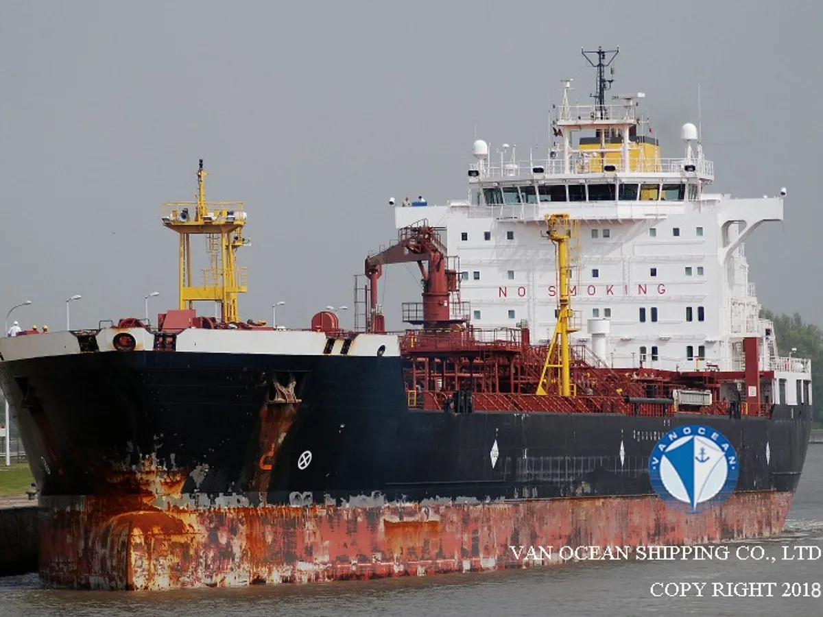 Oil/Chemical tanker for sale