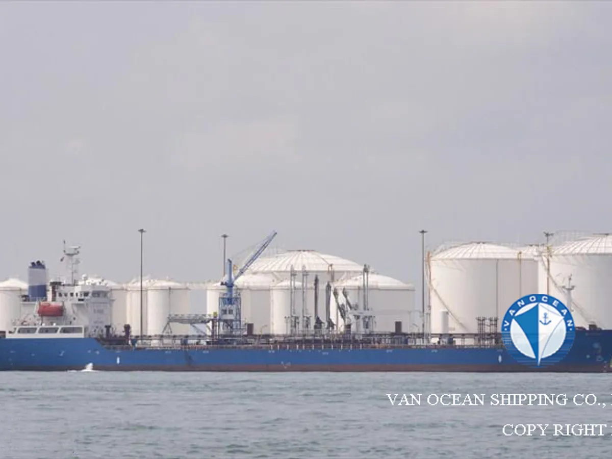 Oil/Chemical tanker for sale