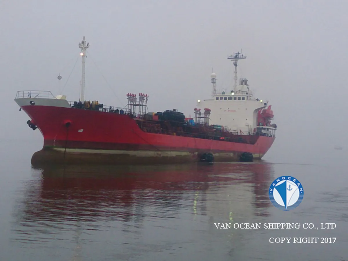 Oil/Chemical tanker for sale