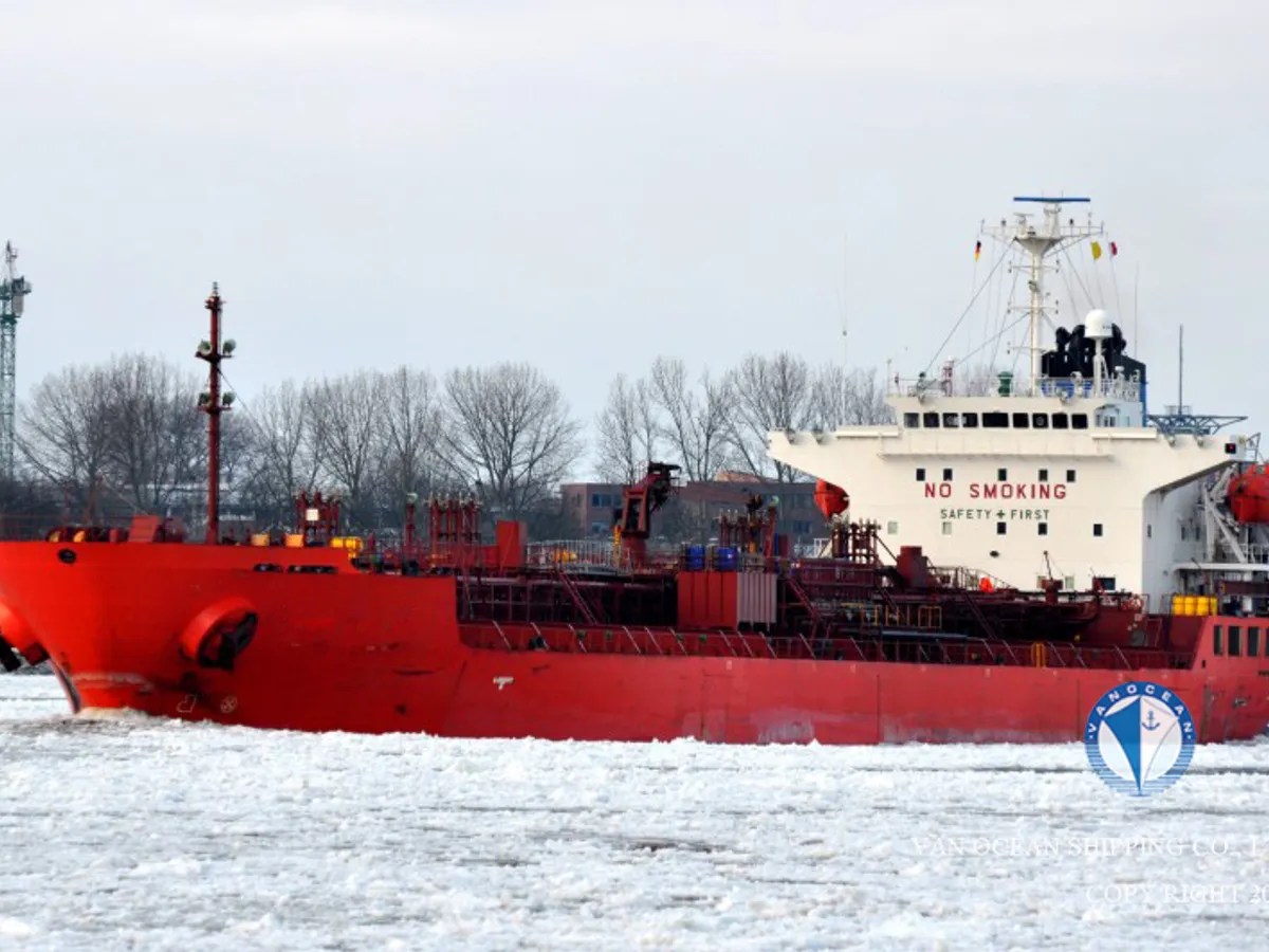 Oil/Chemical tanker for sale