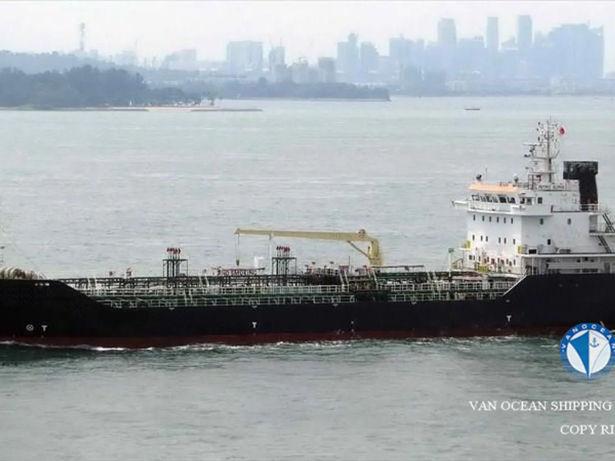 Oil/Chemical tanker for sale