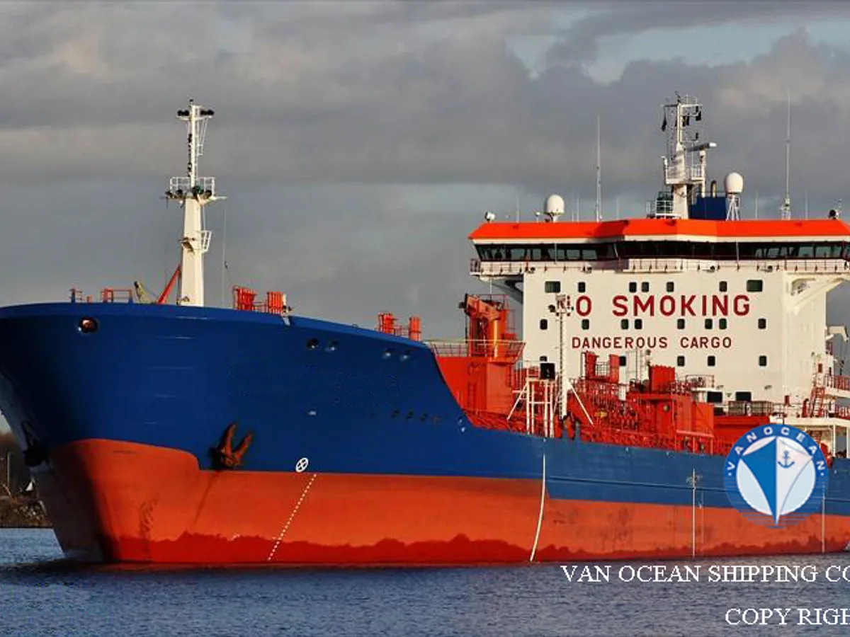 Oil/Chemical tanker for sale