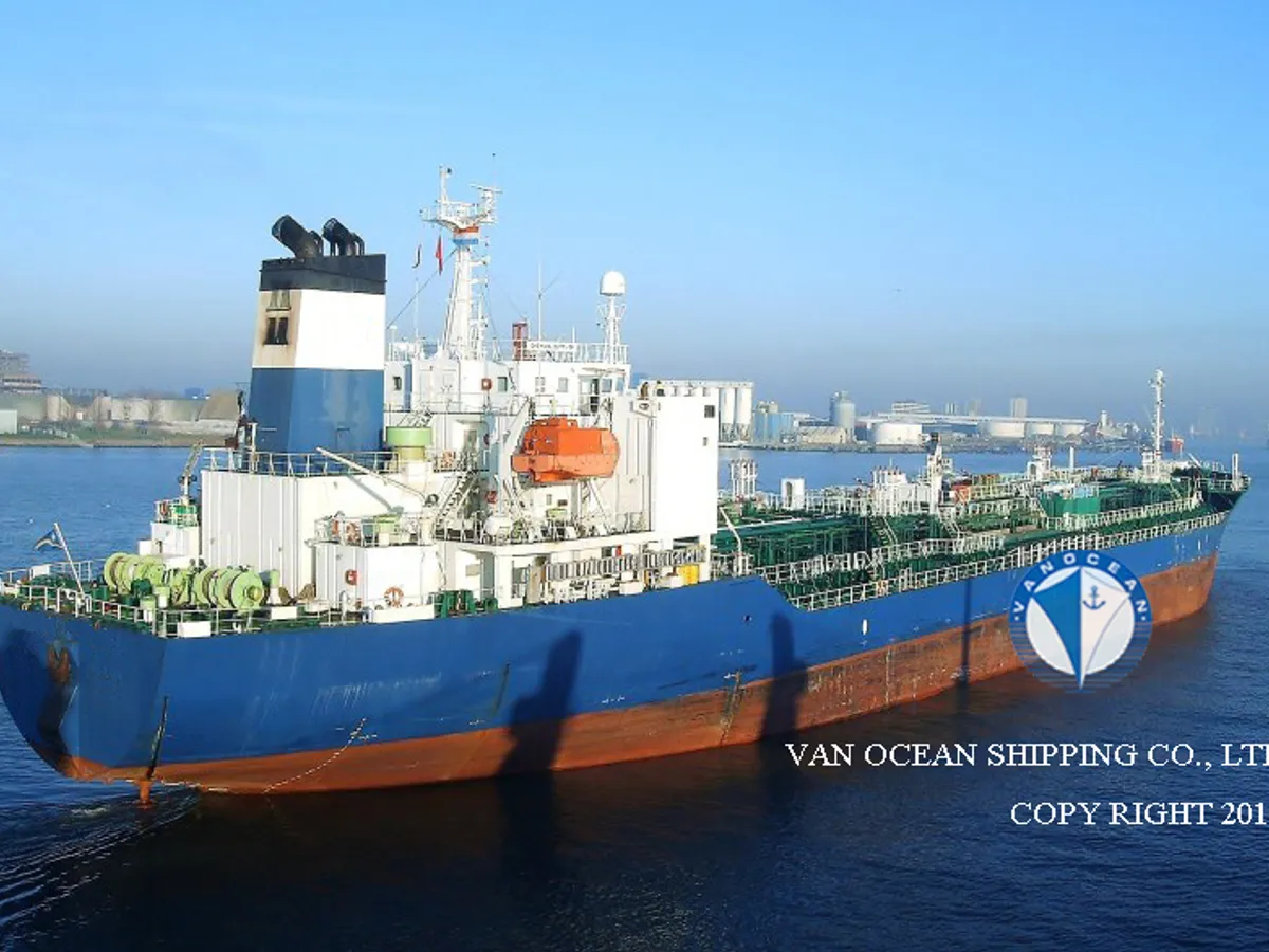 Oil/Chemical tanker for sale