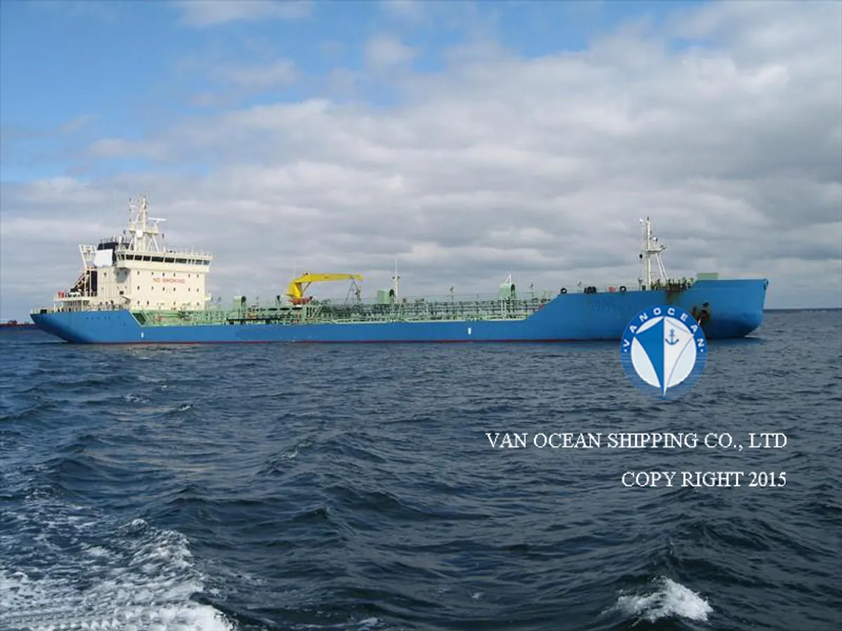 Oil/Chemical tanker for sale