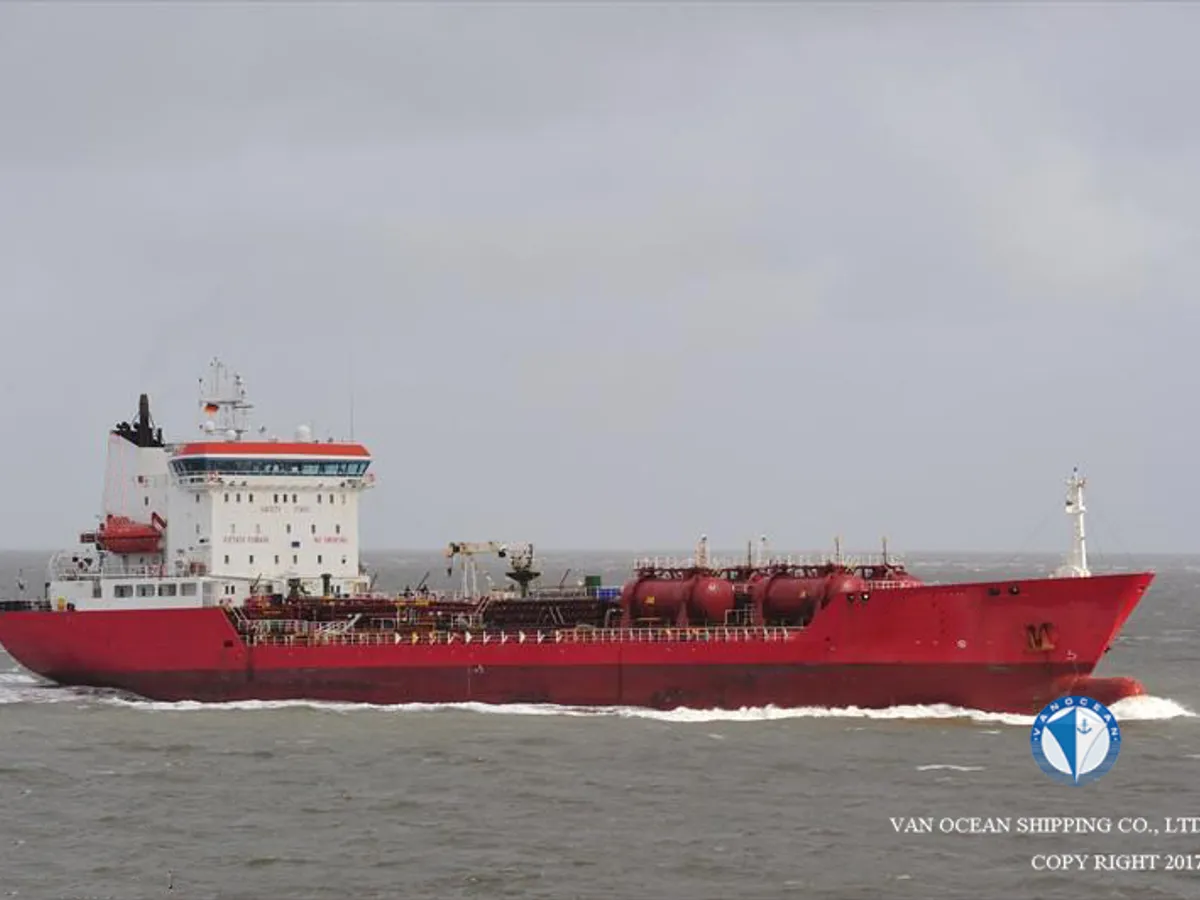 Oil/Chemical tanker for sale