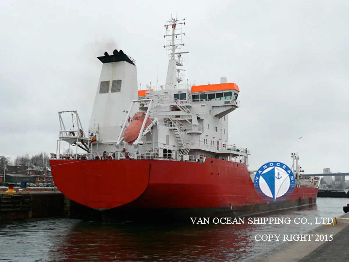 Oil/Chemical tanker for sale